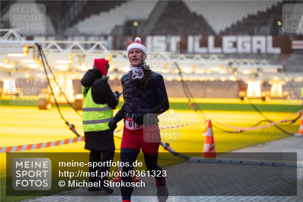 07.12.2025 - St. Pauli X-Mass-Run No. 15 Michael Strokosch http://msf.ph/oto/9361323 07.12.2025 10:51:39 Laufen 615 meine-sportfotos.de