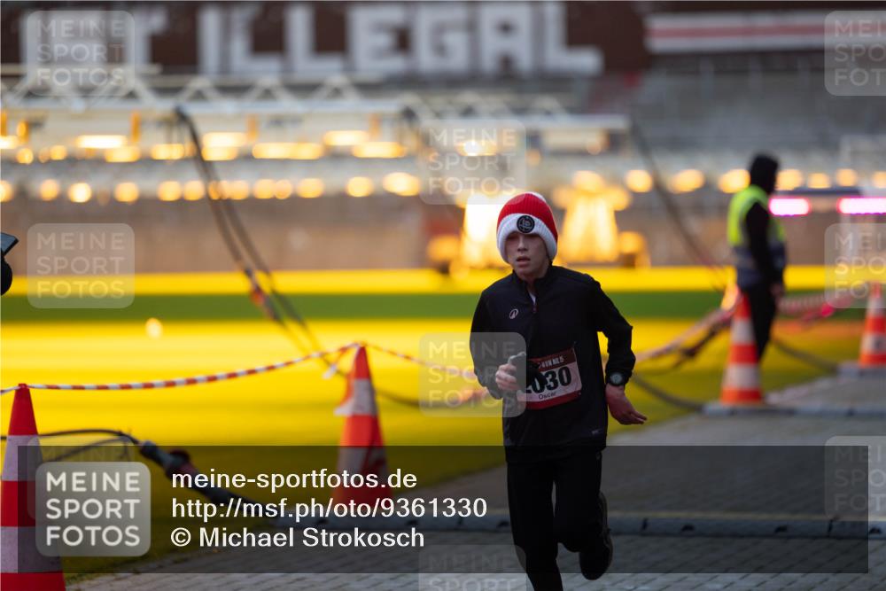 07.12.2025 - St. Pauli X-Mass-Run No. 15 Michael Strokosch http://msf.ph/oto/9361330 07.12.2025 10:51:59 Laufen 15, 030 meine-sportfotos.de