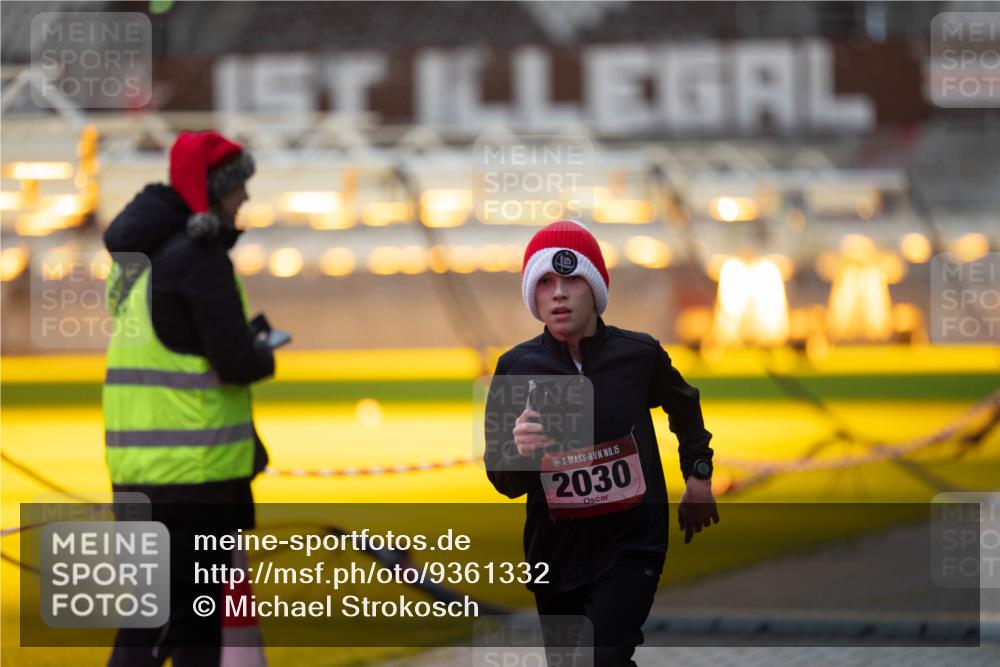 07.12.2025 - St. Pauli X-Mass-Run No. 15 Michael Strokosch http://msf.ph/oto/9361332 07.12.2025 10:52:00 Laufen 1, 15, 2030 meine-sportfotos.de