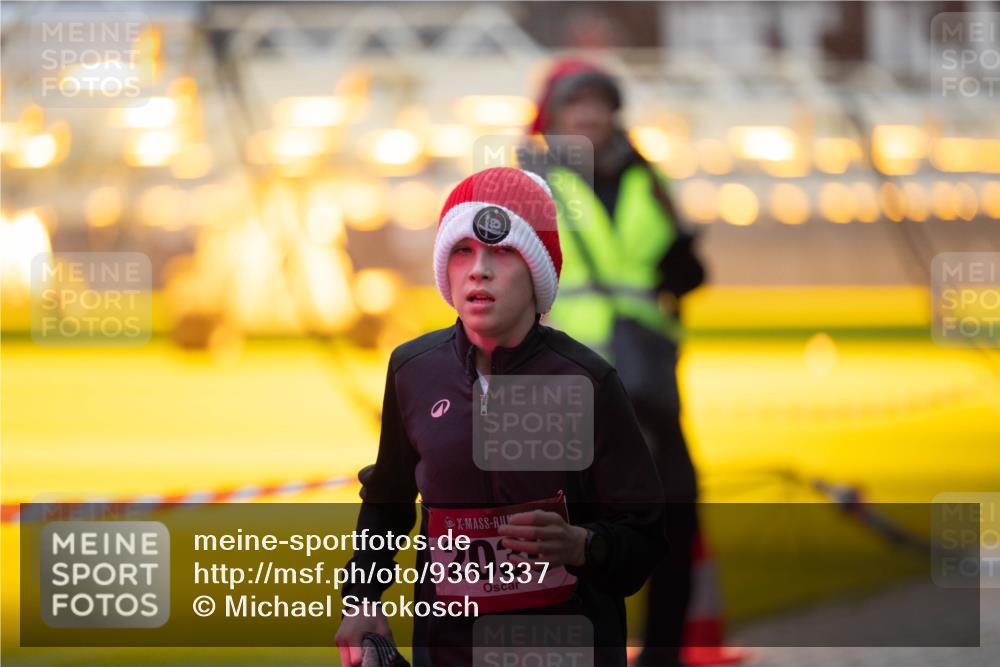 07.12.2025 - St. Pauli X-Mass-Run No. 15 Michael Strokosch http://msf.ph/oto/9361337 07.12.2025 10:52:01 Laufen 203 meine-sportfotos.de