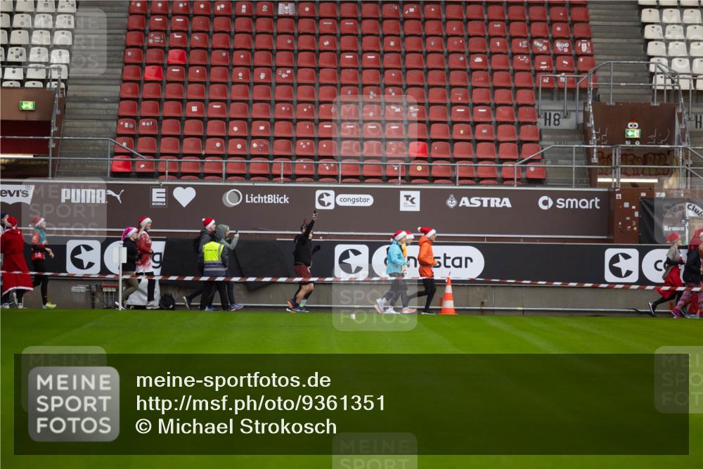 07.12.2025 - St. Pauli X-Mass-Run No. 15 Michael Strokosch http://msf.ph/oto/9361351 07.12.2025 10:53:09 Laufen 000, 8, 15 meine-sportfotos.de