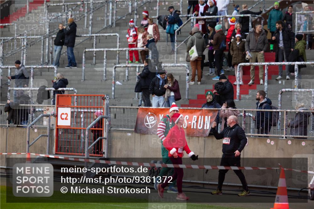 07.12.2025 - St. Pauli X-Mass-Run No. 15 Michael Strokosch http://msf.ph/oto/9361372 07.12.2025 11:02:41 Laufen 2, 1724 meine-sportfotos.de