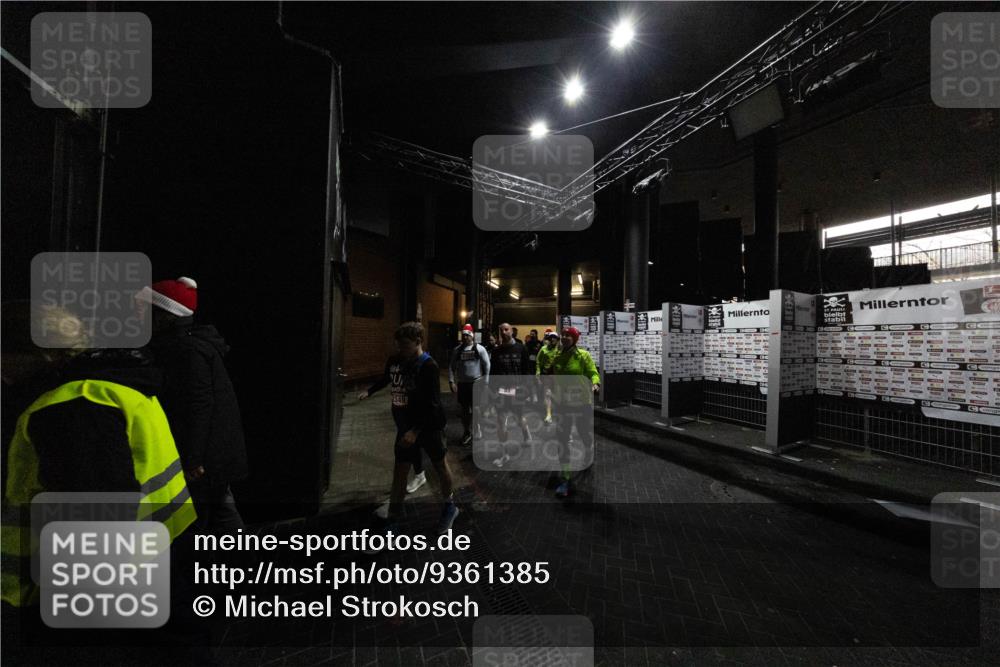07.12.2025 - St. Pauli X-Mass-Run No. 15 Michael Strokosch http://msf.ph/oto/9361385 07.12.2025 11:11:46 Laufen 2349, 70 meine-sportfotos.de