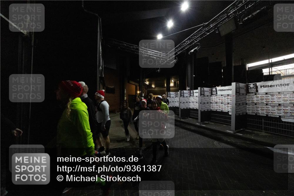 07.12.2025 - St. Pauli X-Mass-Run No. 15 Michael Strokosch http://msf.ph/oto/9361387 07.12.2025 11:11:48 Laufen 2948, 3263 meine-sportfotos.de
