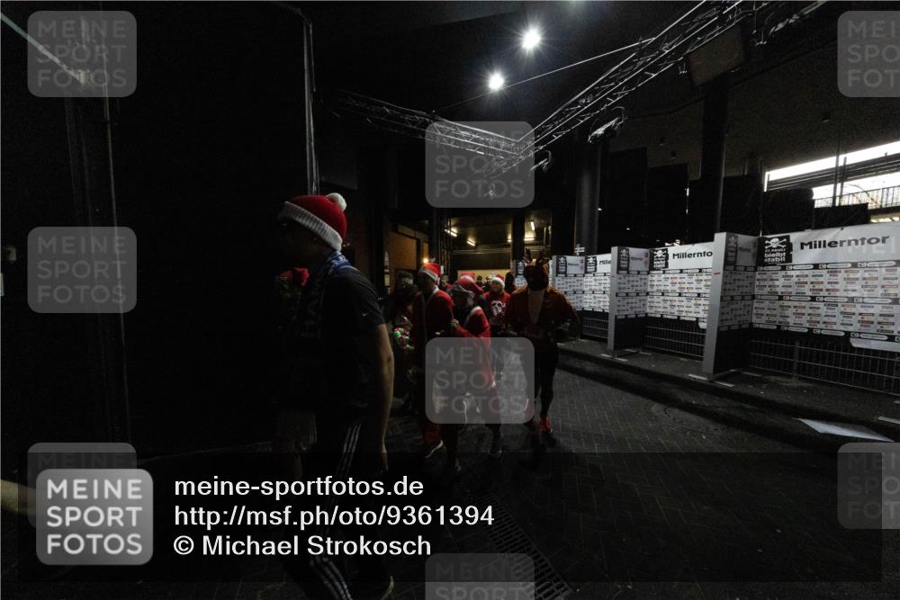 07.12.2025 - St. Pauli X-Mass-Run No. 15 Michael Strokosch http://msf.ph/oto/9361394 07.12.2025 11:11:51 Laufen 239, 608 meine-sportfotos.de