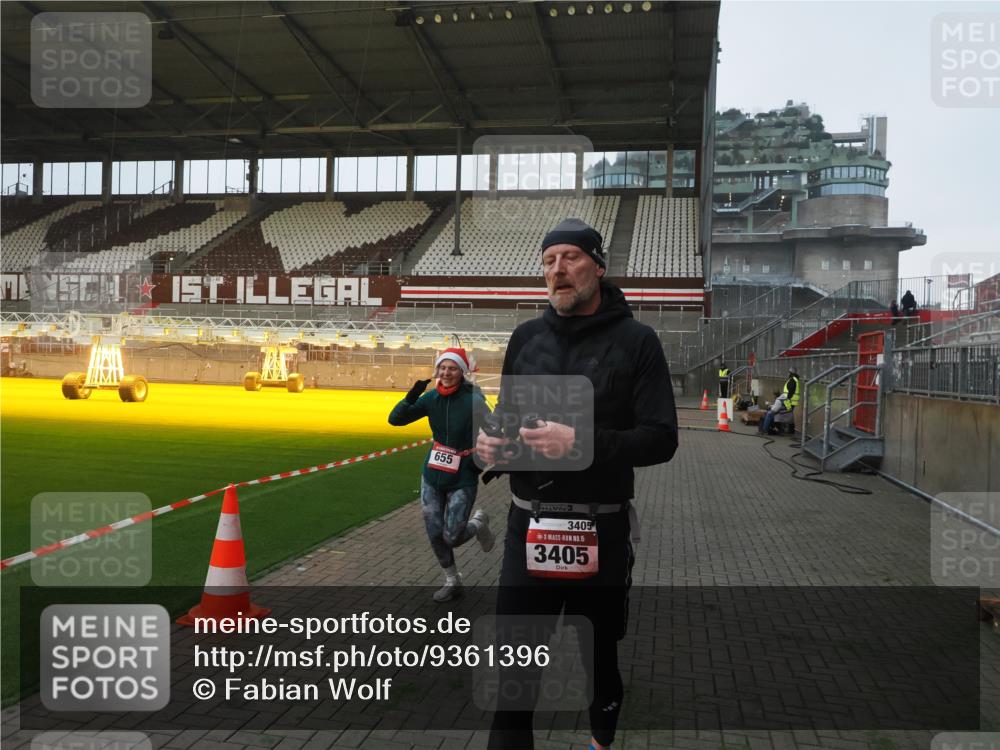 07.12.2025 - St. Pauli X-Mass-Run No. 15 Fabian Wolf http://msf.ph/oto/9361396 07.12.2025 09:58:49 Ziel 532, 655, 1003, 1115, 1528, 1542, 1782, 1785, 2392, 3308 meine-sportfotos.de