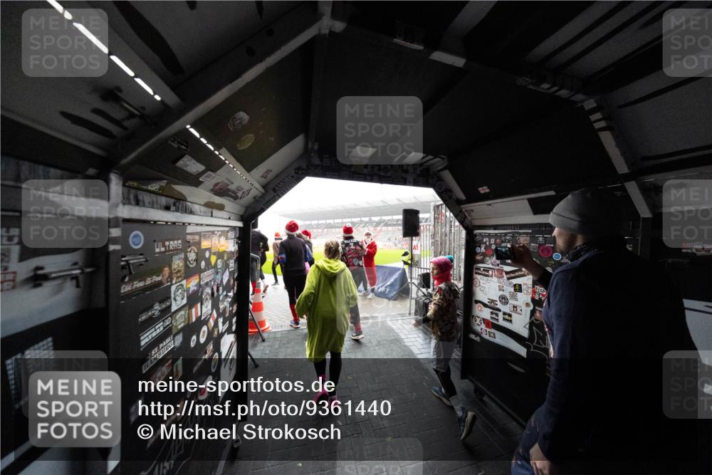07.12.2025 - St. Pauli X-Mass-Run No. 15 Michael Strokosch http://msf.ph/oto/9361440 07.12.2025 11:12:39 Laufen 00, 7 meine-sportfotos.de