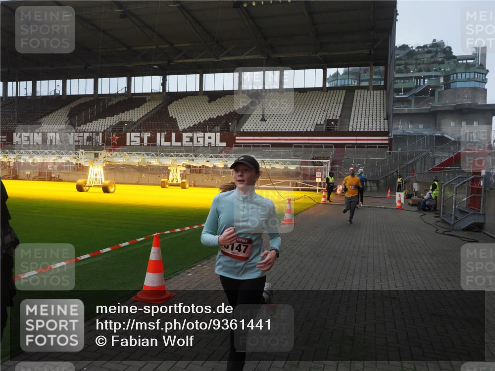 07.12.2025 - St. Pauli X-Mass-Run No. 15 Fabian Wolf http://msf.ph/oto/9361441 07.12.2025 09:59:02 Ziel 655, 2529, 3147, 3345 meine-sportfotos.de