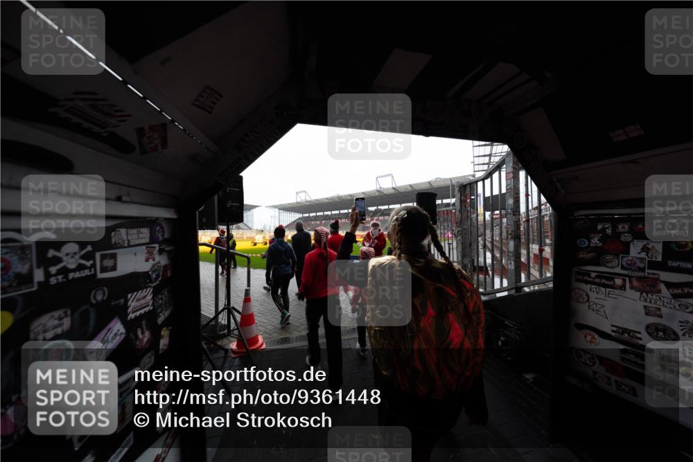 07.12.2025 - St. Pauli X-Mass-Run No. 15 Michael Strokosch http://msf.ph/oto/9361448 07.12.2025 11:12:42 Laufen  meine-sportfotos.de