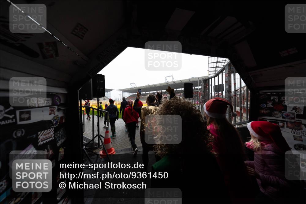 07.12.2025 - St. Pauli X-Mass-Run No. 15 Michael Strokosch http://msf.ph/oto/9361450 07.12.2025 11:12:43 Laufen  meine-sportfotos.de