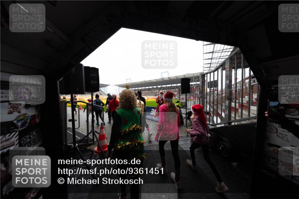 07.12.2025 - St. Pauli X-Mass-Run No. 15 Michael Strokosch http://msf.ph/oto/9361451 07.12.2025 11:12:44 Laufen  meine-sportfotos.de