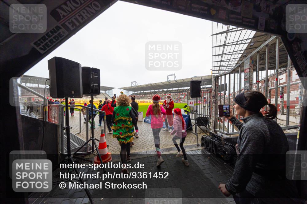07.12.2025 - St. Pauli X-Mass-Run No. 15 Michael Strokosch http://msf.ph/oto/9361452 07.12.2025 11:12:44 Laufen 1 meine-sportfotos.de
