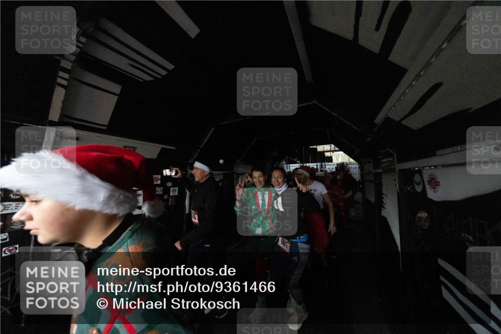 07.12.2025 - St. Pauli X-Mass-Run No. 15 Michael Strokosch http://msf.ph/oto/9361466 07.12.2025 11:12:54 Laufen  meine-sportfotos.de