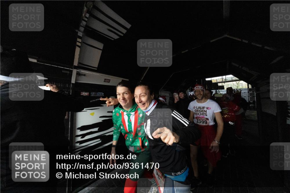 07.12.2025 - St. Pauli X-Mass-Run No. 15 Michael Strokosch http://msf.ph/oto/9361470 07.12.2025 11:12:55 Laufen 3399, 13 meine-sportfotos.de