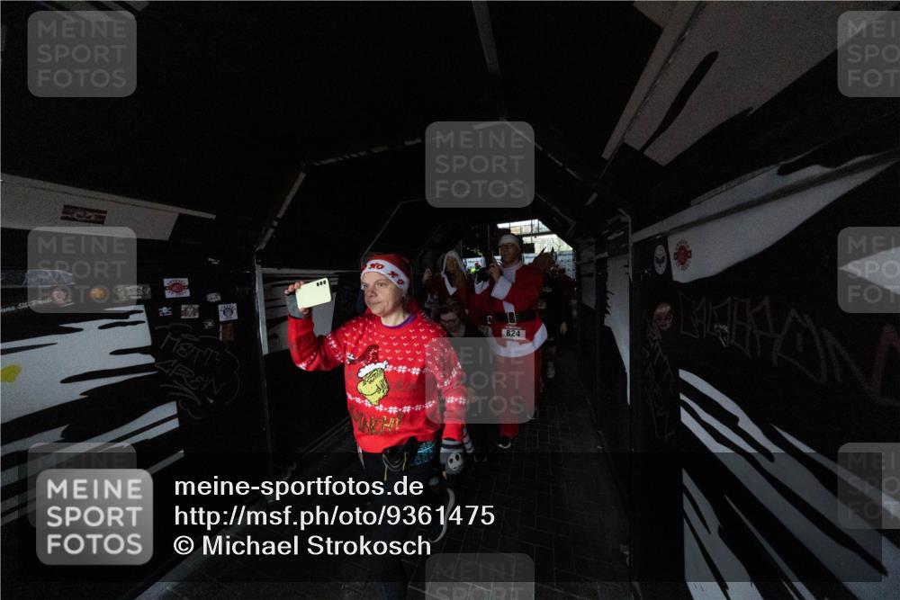 07.12.2025 - St. Pauli X-Mass-Run No. 15 Michael Strokosch http://msf.ph/oto/9361475 07.12.2025 11:12:58 Laufen 4, 800, 824 meine-sportfotos.de