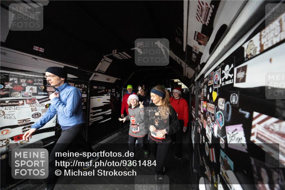 07.12.2025 - St. Pauli X-Mass-Run No. 15 Michael Strokosch http://msf.ph/oto/9361484 07.12.2025 11:13:06 Laufen 7, 128 meine-sportfotos.de