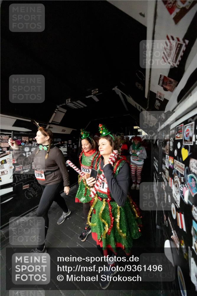 07.12.2025 - St. Pauli X-Mass-Run No. 15 Michael Strokosch http://msf.ph/oto/9361496 07.12.2025 11:13:13 Laufen 370, 2933, 4304 meine-sportfotos.de