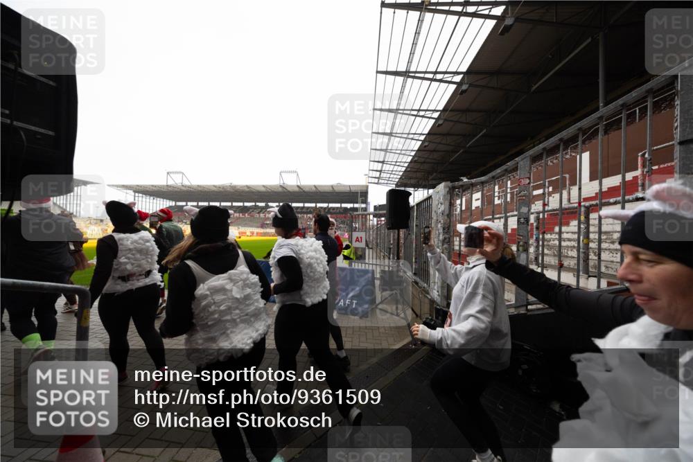 07.12.2025 - St. Pauli X-Mass-Run No. 15 Michael Strokosch http://msf.ph/oto/9361509 07.12.2025 11:13:23 Laufen  meine-sportfotos.de