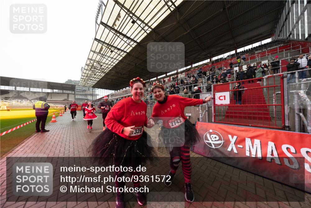 07.12.2025 - St. Pauli X-Mass-Run No. 15 Michael Strokosch http://msf.ph/oto/9361572 07.12.2025 11:17:17 Laufen 328, 7, 2743 meine-sportfotos.de