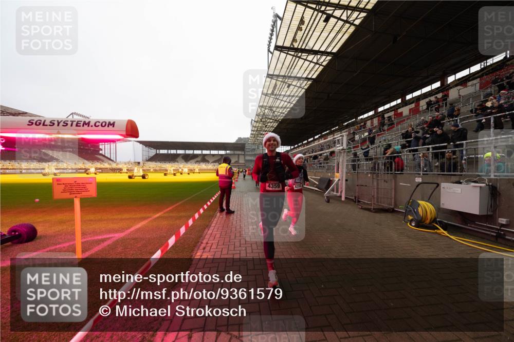 07.12.2025 - St. Pauli X-Mass-Run No. 15 Michael Strokosch http://msf.ph/oto/9361579 07.12.2025 11:17:31 Laufen 4359, 4356 meine-sportfotos.de