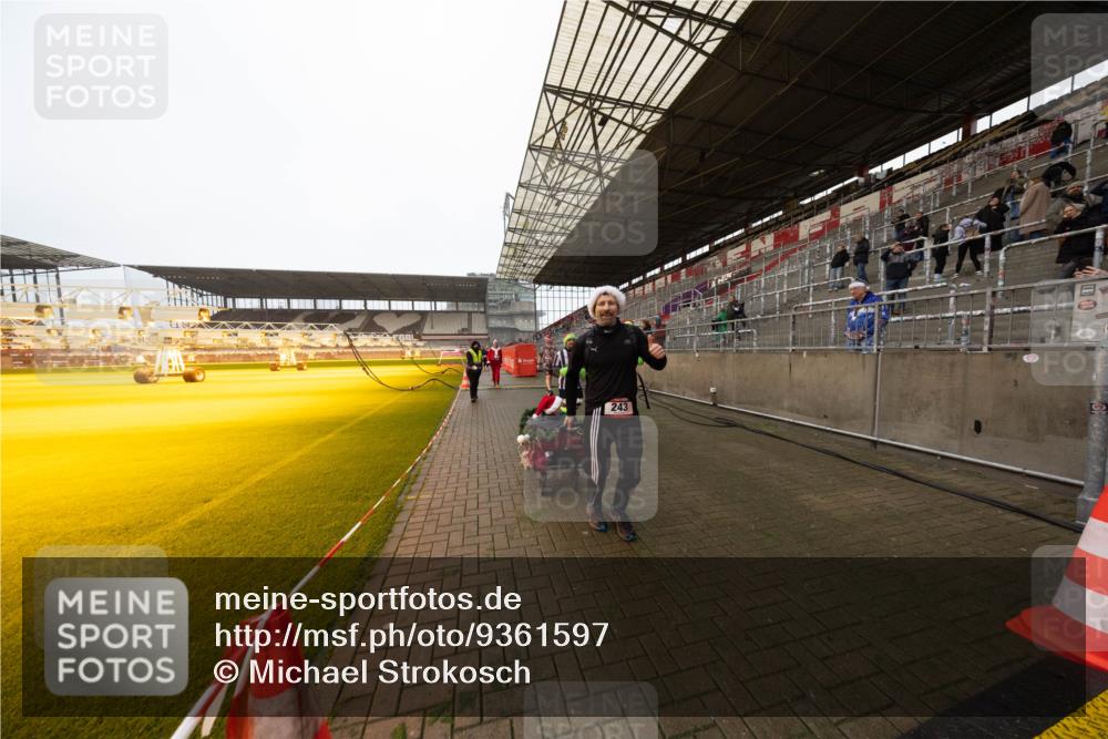 07.12.2025 - St. Pauli X-Mass-Run No. 15 Michael Strokosch http://msf.ph/oto/9361597 07.12.2025 11:19:23 Laufen 243 meine-sportfotos.de