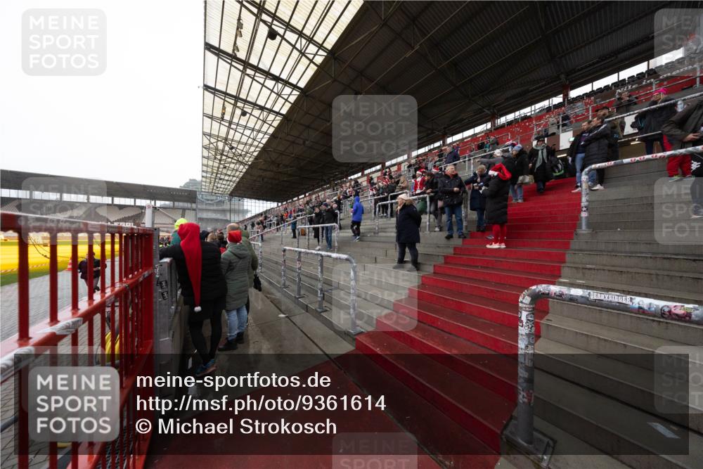 07.12.2025 - St. Pauli X-Mass-Run No. 15 Michael Strokosch http://msf.ph/oto/9361614 07.12.2025 11:25:08 Laufen  meine-sportfotos.de