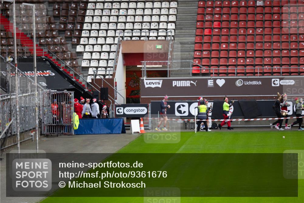 07.12.2025 - St. Pauli X-Mass-Run No. 15 Michael Strokosch http://msf.ph/oto/9361676 07.12.2025 11:35:02 Laufen 10 meine-sportfotos.de