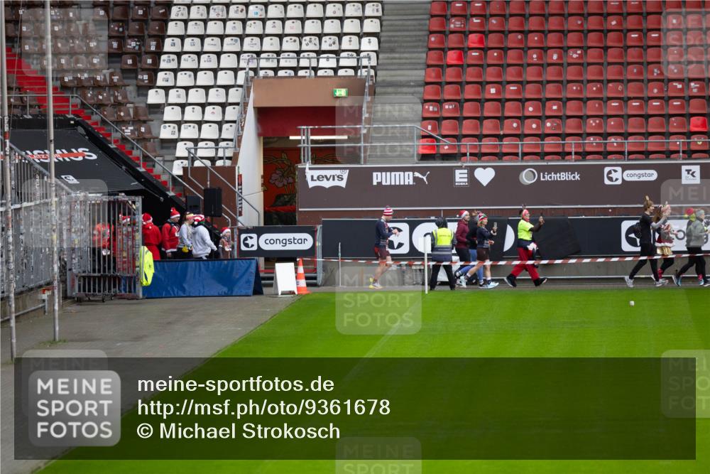 07.12.2025 - St. Pauli X-Mass-Run No. 15 Michael Strokosch http://msf.ph/oto/9361678 07.12.2025 11:35:02 Laufen 0, 20 meine-sportfotos.de