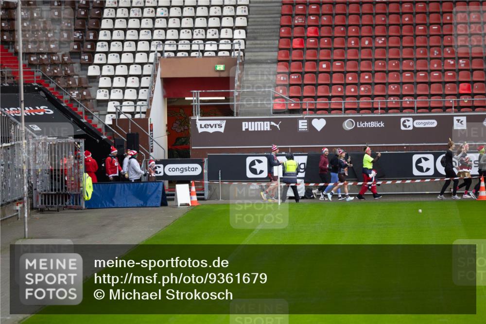 07.12.2025 - St. Pauli X-Mass-Run No. 15 Michael Strokosch http://msf.ph/oto/9361679 07.12.2025 11:35:02 Laufen 20 meine-sportfotos.de
