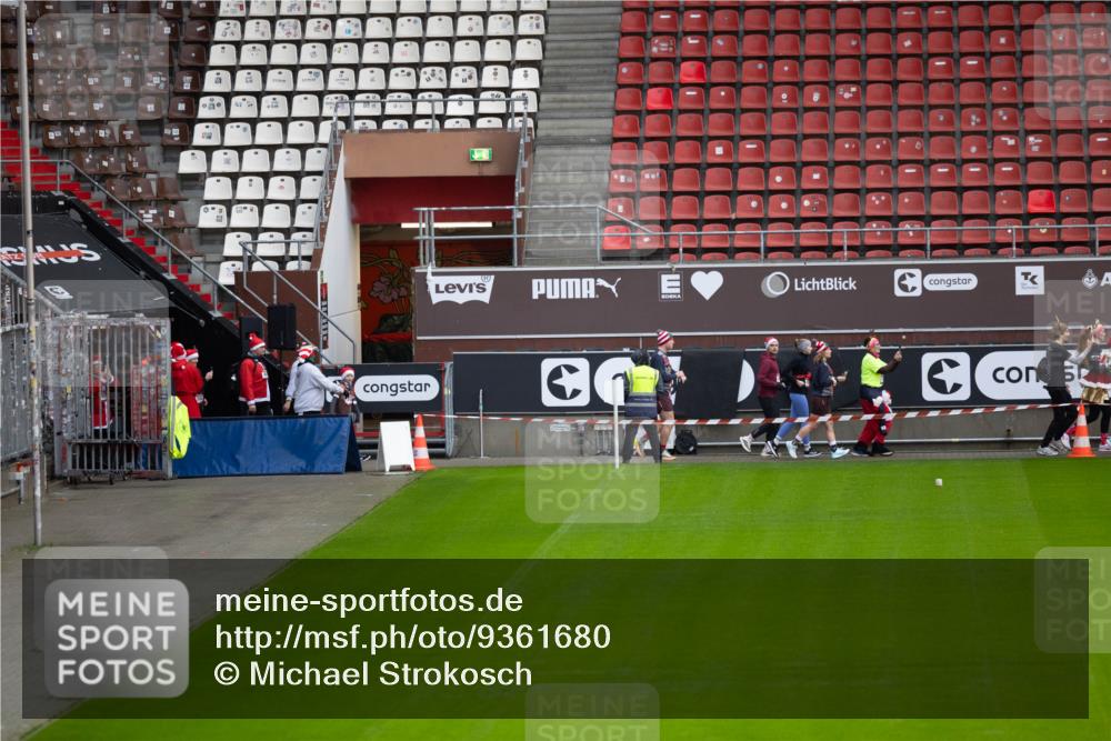 07.12.2025 - St. Pauli X-Mass-Run No. 15 Michael Strokosch http://msf.ph/oto/9361680 07.12.2025 11:35:03 Laufen 0, 12, 19, 26 meine-sportfotos.de