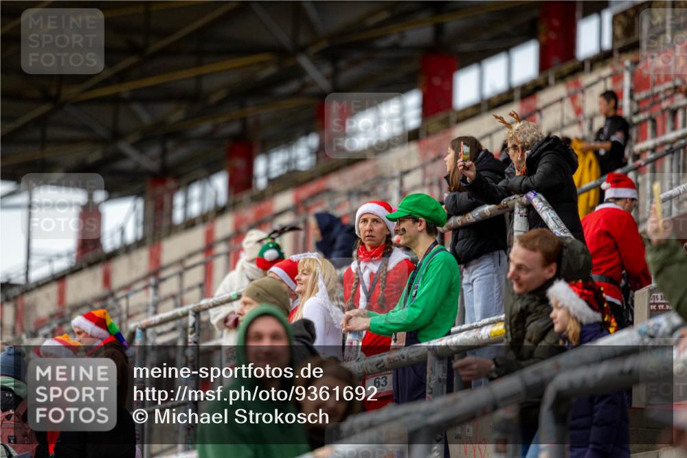 07.12.2025 - St. Pauli X-Mass-Run No. 15 Michael Strokosch http://msf.ph/oto/9361692 07.12.2025 11:35:49 Laufen 63, 15 meine-sportfotos.de