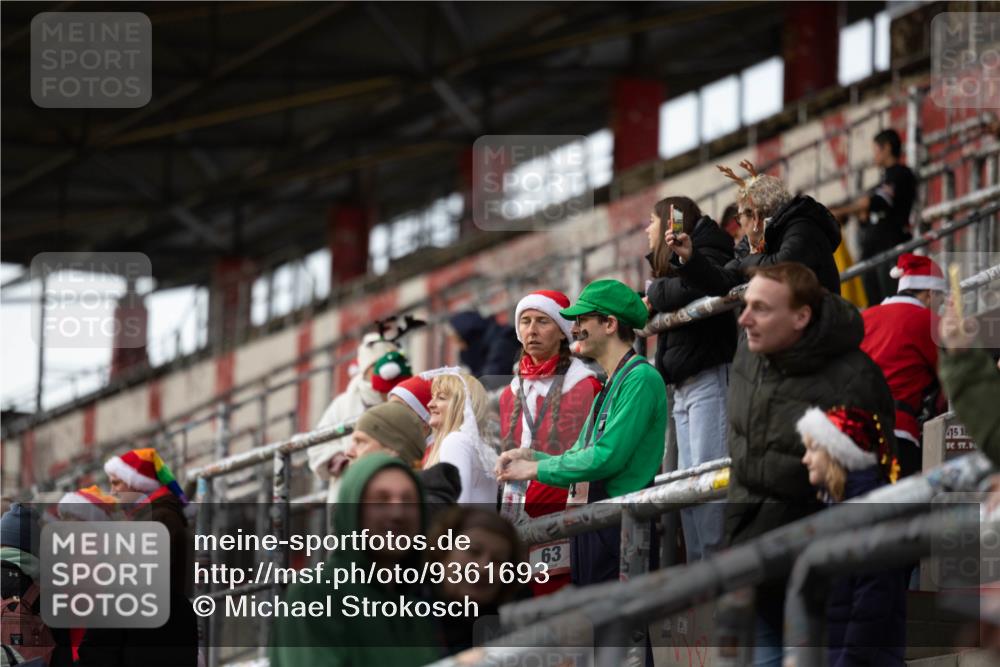 07.12.2025 - St. Pauli X-Mass-Run No. 15 Michael Strokosch http://msf.ph/oto/9361693 07.12.2025 11:35:49 Laufen 63, 15 meine-sportfotos.de