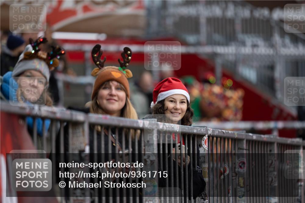 07.12.2025 - St. Pauli X-Mass-Run No. 15 Michael Strokosch http://msf.ph/oto/9361715 07.12.2025 11:37:15 Laufen 22, 130 meine-sportfotos.de