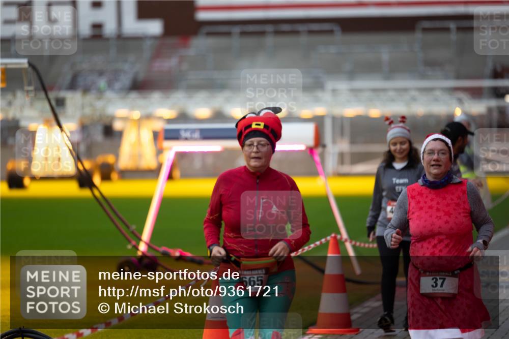 07.12.2025 - St. Pauli X-Mass-Run No. 15 Michael Strokosch http://msf.ph/oto/9361721 07.12.2025 11:37:30 Laufen 665, 37 meine-sportfotos.de