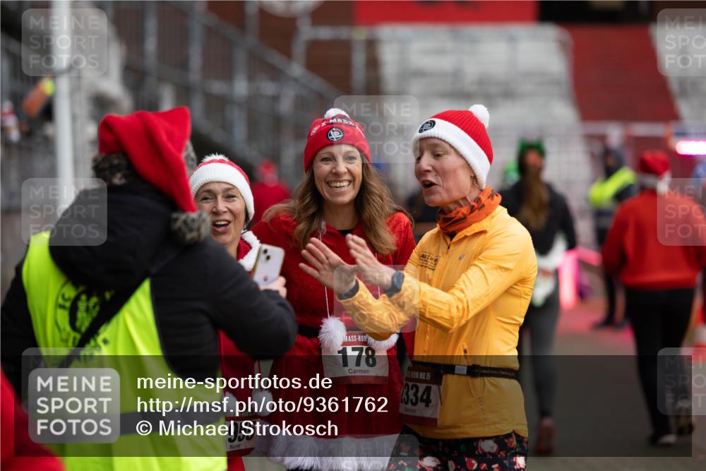 07.12.2025 - St. Pauli X-Mass-Run No. 15 Michael Strokosch http://msf.ph/oto/9361762 07.12.2025 11:47:08 Laufen 955, 178, 15, 334 meine-sportfotos.de