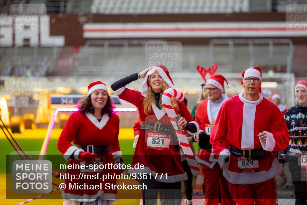 07.12.2025 - St. Pauli X-Mass-Run No. 15 Michael Strokosch http://msf.ph/oto/9361771 07.12.2025 11:47:33 Laufen 823, 15, 821, 18, 824, 12 meine-sportfotos.de