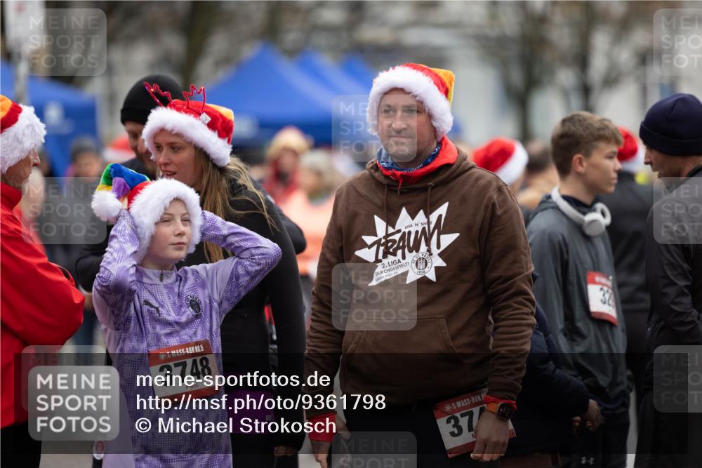 07.12.2025 - St. Pauli X-Mass-Run No. 15 Michael Strokosch http://msf.ph/oto/9361798 07.12.2025 11:55:01 Laufen 5, 3748, 2, 2023, 24, 1910, 32, 37, 28 meine-sportfotos.de