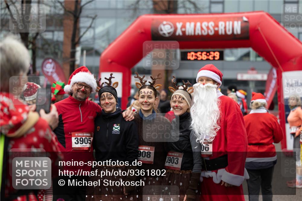 07.12.2025 - St. Pauli X-Mass-Run No. 15 Michael Strokosch http://msf.ph/oto/9361802 07.12.2025 11:56:49 Laufen 5, 3905, 70, 10, 56, 29, 15, 908, 15, 3903, 15, 06 meine-sportfotos.de