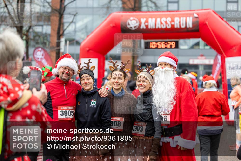 07.12.2025 - St. Pauli X-Mass-Run No. 15 Michael Strokosch http://msf.ph/oto/9361805 07.12.2025 11:56:49 Laufen 5, 3905, 0, 10, 56, 29, 15, 908, 15, 1903, 15, 06 meine-sportfotos.de