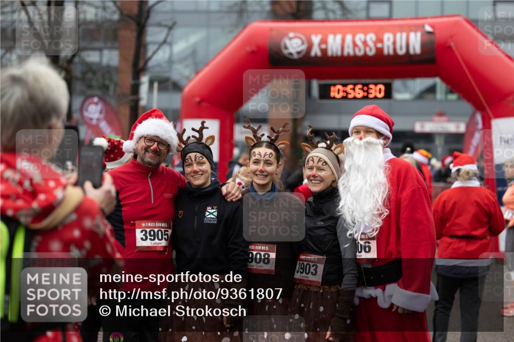 07.12.2025 - St. Pauli X-Mass-Run No. 15 Michael Strokosch http://msf.ph/oto/9361807 07.12.2025 11:56:50 Laufen 5, 3905, 0, 10, 56, 30, 15, 908, 15, 3903, 15, 06 meine-sportfotos.de
