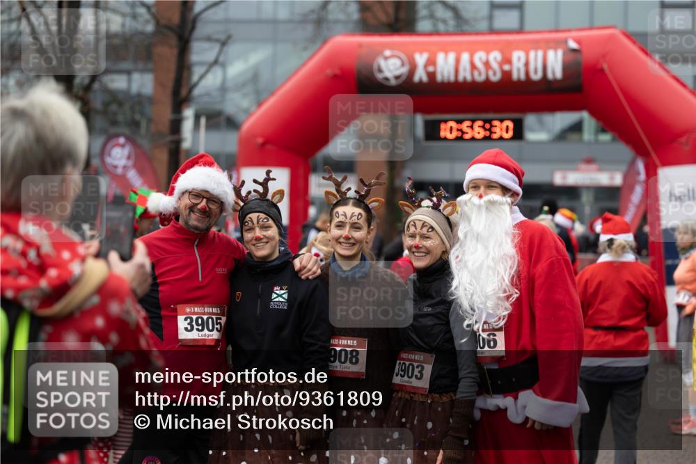 07.12.2025 - St. Pauli X-Mass-Run No. 15 Michael Strokosch http://msf.ph/oto/9361809 07.12.2025 11:56:50 Laufen 5, 3905, 0, 10, 56, 30, 15, 908, 15, 3903, 15, 06 meine-sportfotos.de