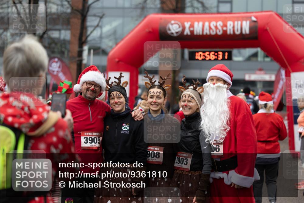 07.12.2025 - St. Pauli X-Mass-Run No. 15 Michael Strokosch http://msf.ph/oto/9361810 07.12.2025 11:56:50 Laufen 5, 3905, 10, 56, 31, 15, 908, 15, 3903, 15, 06 meine-sportfotos.de