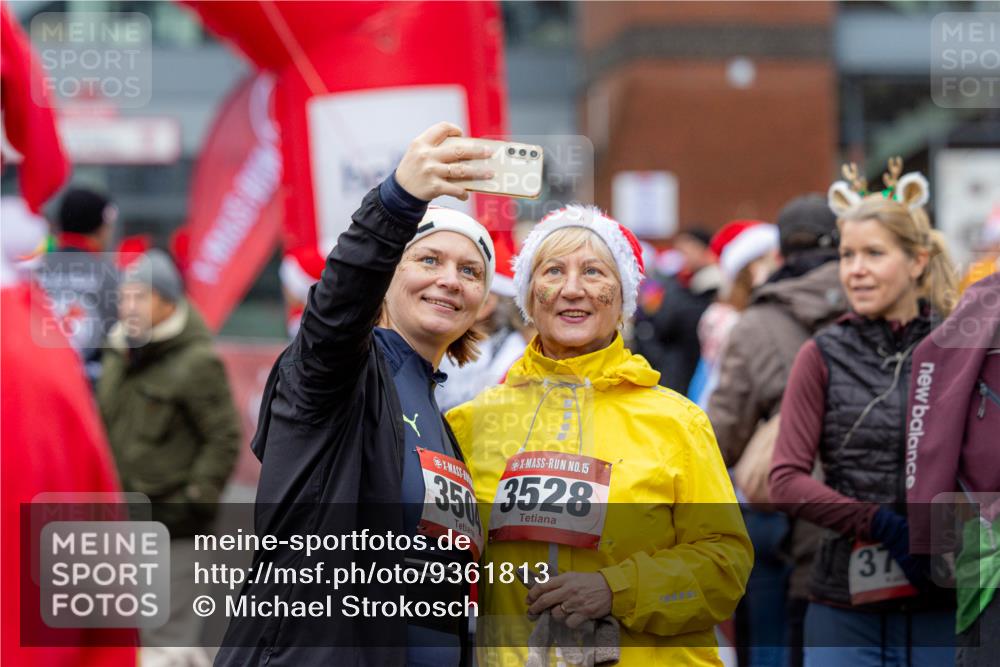 07.12.2025 - St. Pauli X-Mass-Run No. 15 Michael Strokosch http://msf.ph/oto/9361813 07.12.2025 11:57:06 Laufen 15, 35, 3528, 37 meine-sportfotos.de