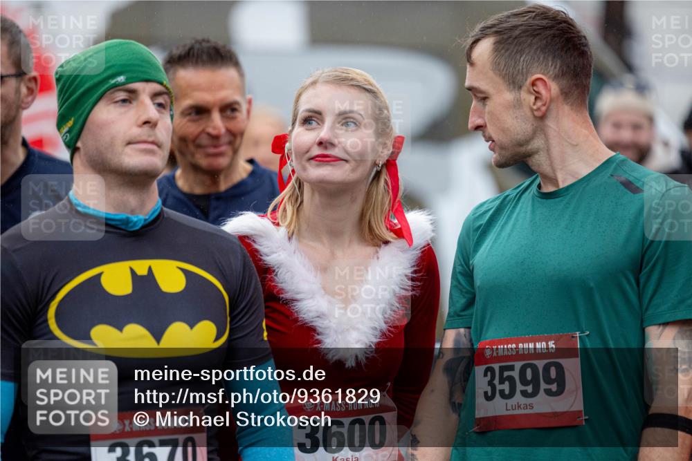 07.12.2025 - St. Pauli X-Mass-Run No. 15 Michael Strokosch http://msf.ph/oto/9361829 07.12.2025 12:07:41 Laufen 2, 5, 3670, 3600, 15, 3599 meine-sportfotos.de