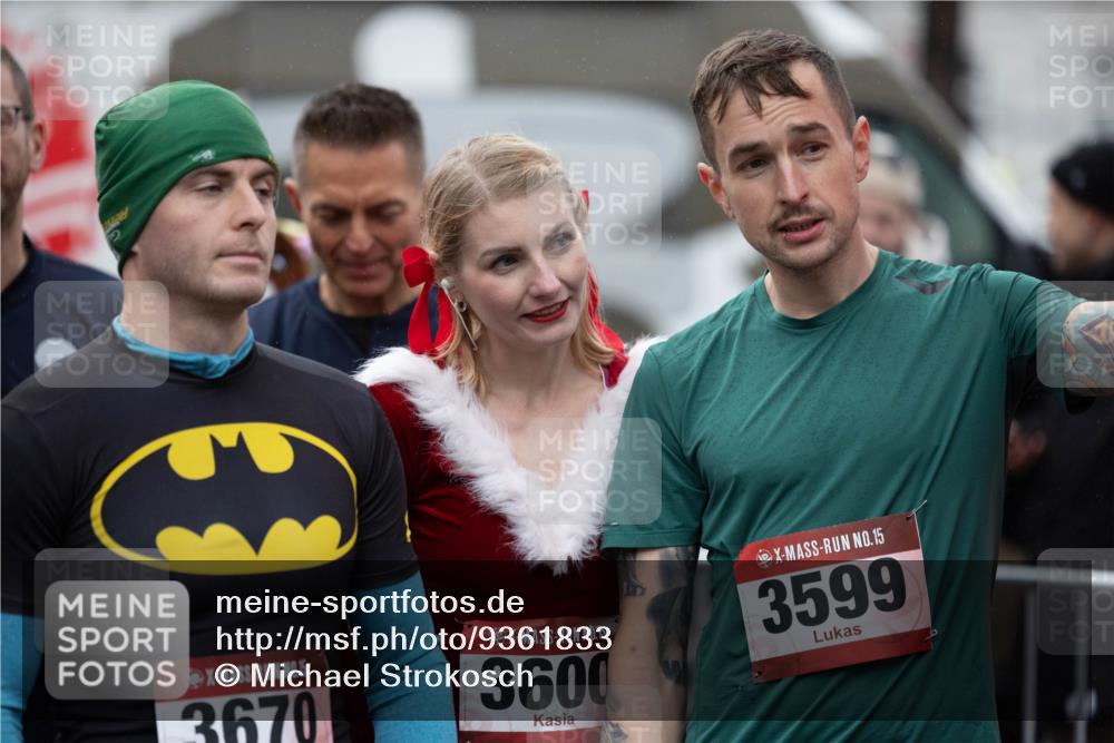07.12.2025 - St. Pauli X-Mass-Run No. 15 Michael Strokosch http://msf.ph/oto/9361833 07.12.2025 12:07:48 Laufen 5, 3670, 3600, 15, 3599 meine-sportfotos.de