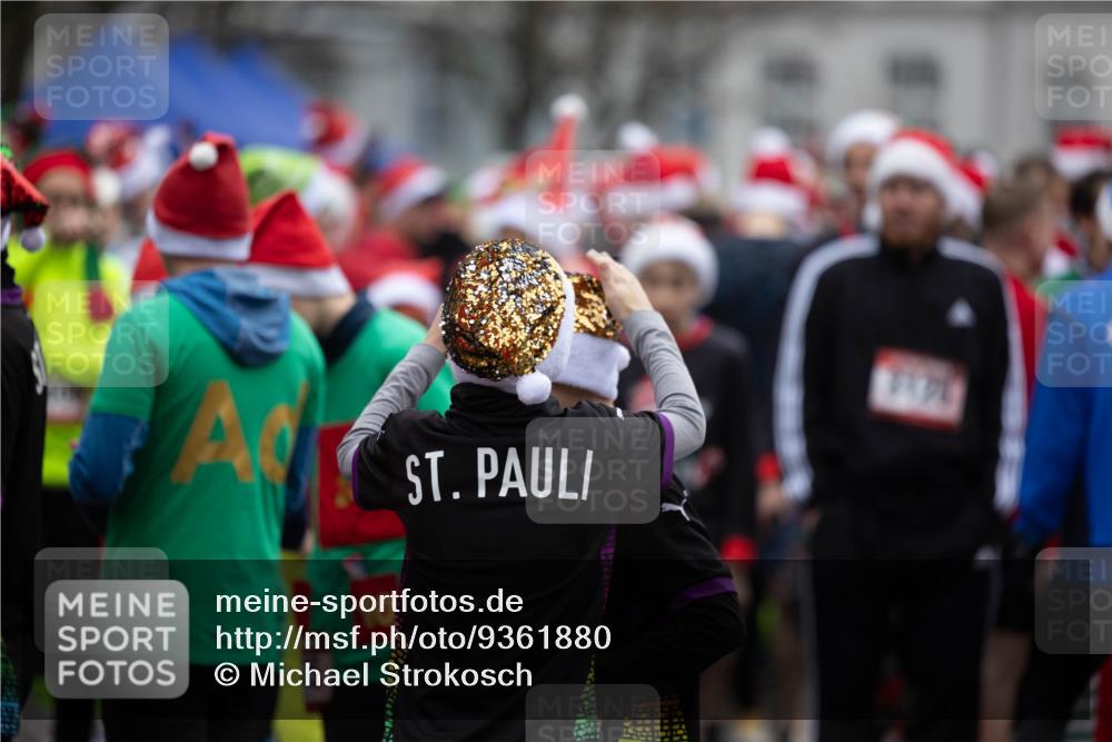 07.12.2025 - St. Pauli X-Mass-Run No. 15 Michael Strokosch http://msf.ph/oto/9361880 07.12.2025 12:22:19 Laufen  meine-sportfotos.de