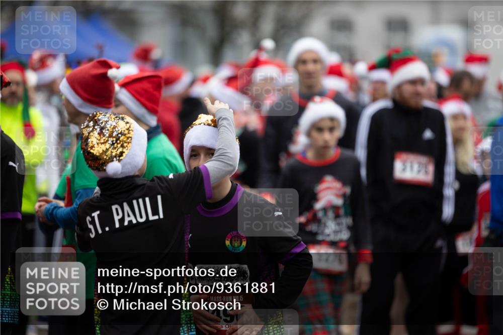 07.12.2025 - St. Pauli X-Mass-Run No. 15 Michael Strokosch http://msf.ph/oto/9361881 07.12.2025 12:22:21 Laufen 1910, 2276, 333, 15, 3121 meine-sportfotos.de