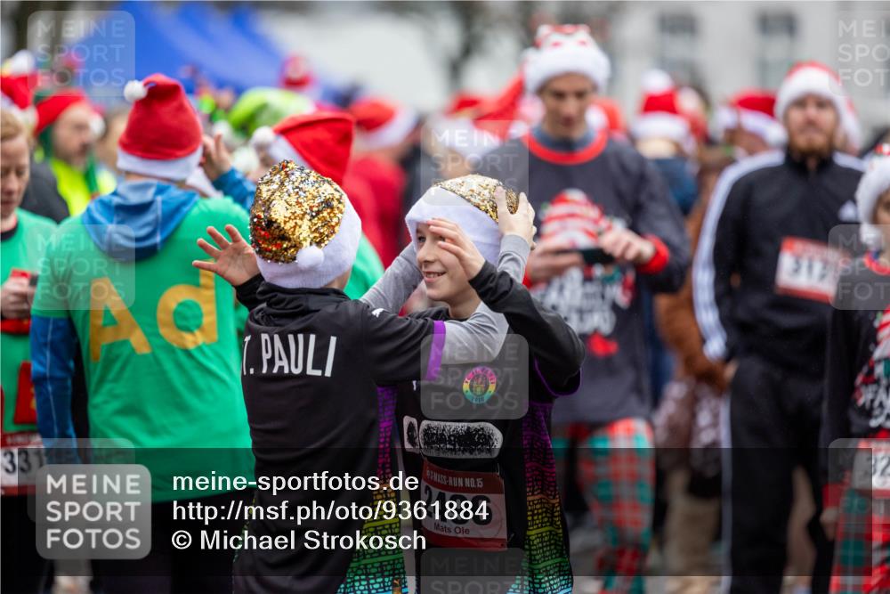 07.12.2025 - St. Pauli X-Mass-Run No. 15 Michael Strokosch http://msf.ph/oto/9361884 07.12.2025 12:22:23 Laufen 331, 1910, 3129, 15, 2496, 32 meine-sportfotos.de