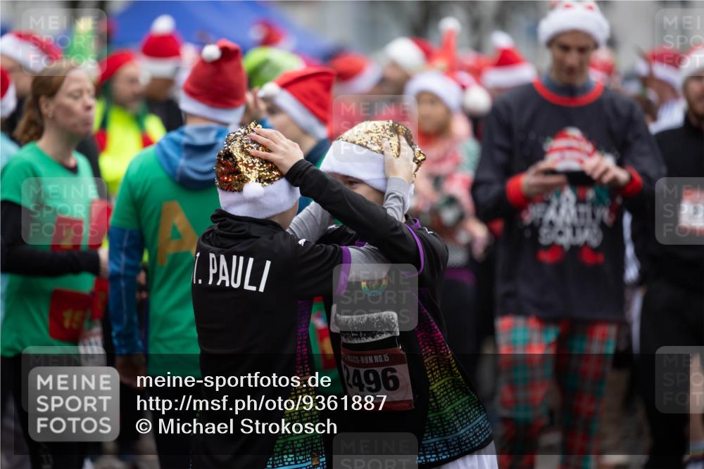 07.12.2025 - St. Pauli X-Mass-Run No. 15 Michael Strokosch http://msf.ph/oto/9361887 07.12.2025 12:22:24 Laufen 2, 331, 7, 15, 496 meine-sportfotos.de