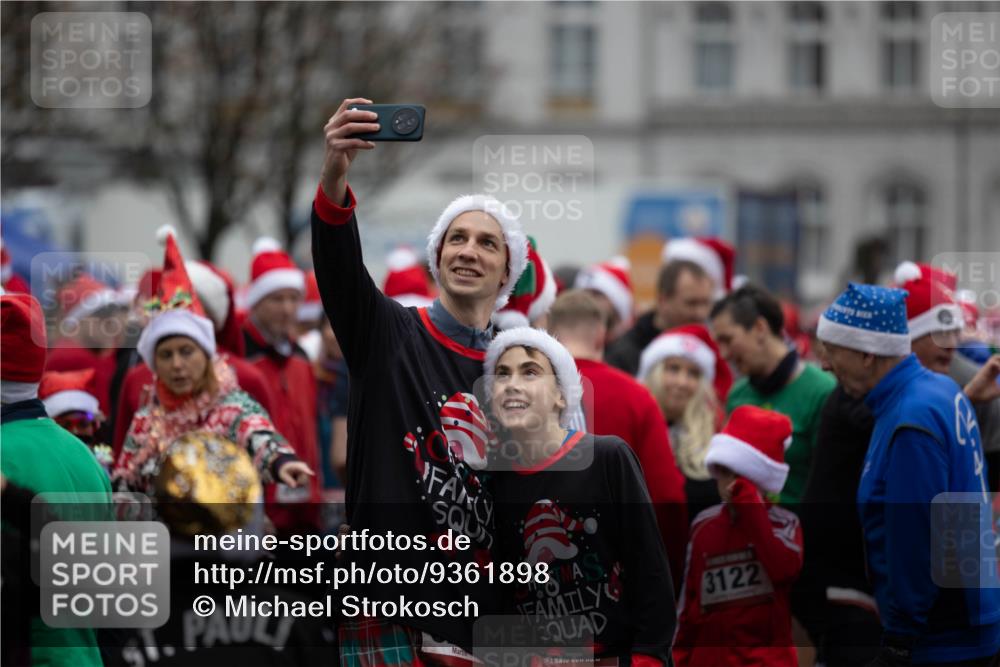 07.12.2025 - St. Pauli X-Mass-Run No. 15 Michael Strokosch http://msf.ph/oto/9361898 07.12.2025 12:22:28 Laufen 3122 meine-sportfotos.de